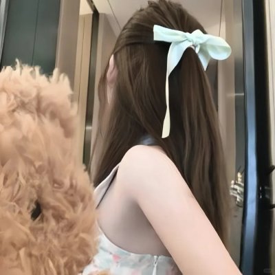 背鸭子的男孩