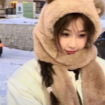 黑夜中的玻璃人偶